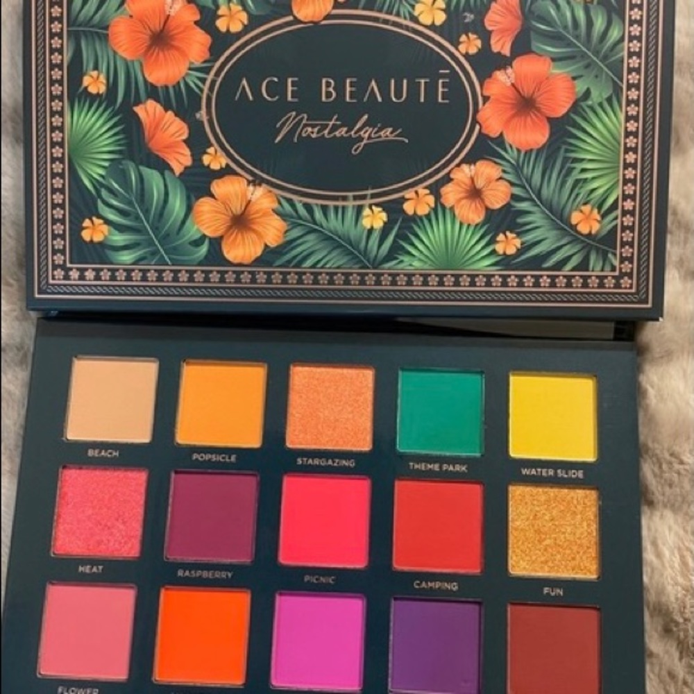SOLD - Ace Beaute Nostalgia eyeshadow palette